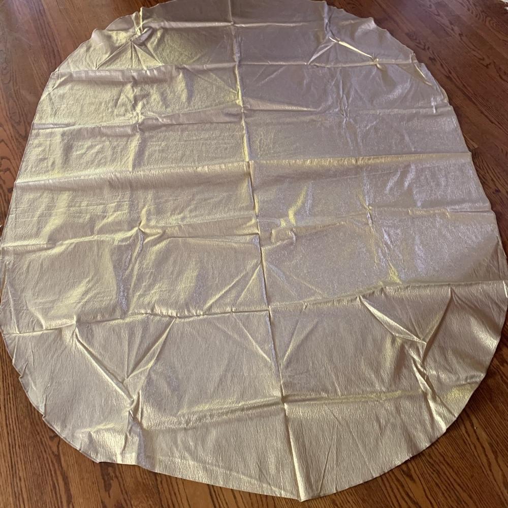 NWOT gold oval  tablecloth